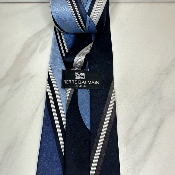 Vintage Pierre Balmain silk necktie - Picture 2 of 3